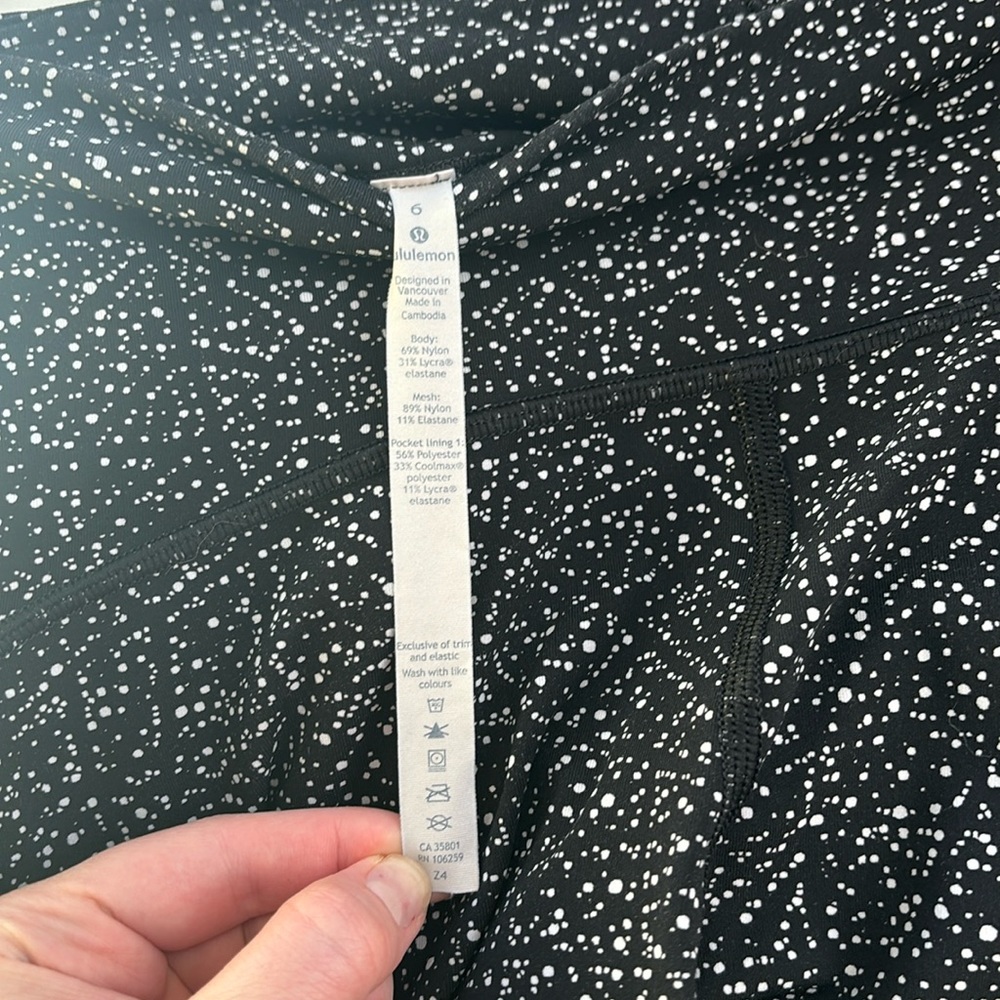 Lululemon size 6 black and white workout leggings